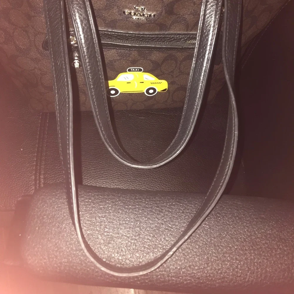 Yellow Cab Coach great condition slight damage to straps where hung for storage - Picture 4 of 5